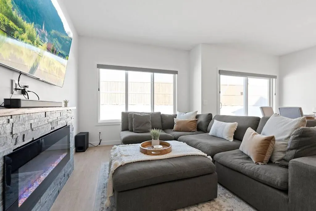 Ferienhaus Family Home Retreat - 9 Mins To Wem - Vintage Arcade-Ping Pong -Air Conditioning Edmonton
