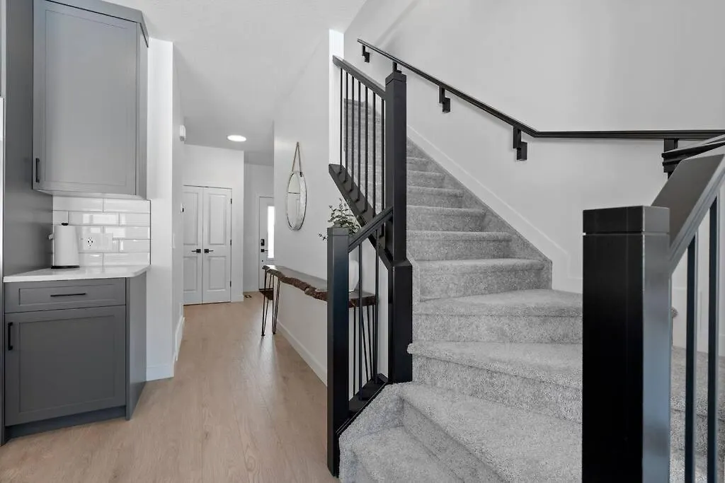 Family Home Retreat - 9 Mins To Wem - Vintage Arcade-Ping Pong -Air Conditioning Edmonton Ferienhaus
