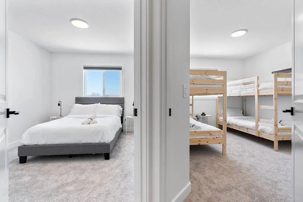 Ferienhaus Family Home Retreat - 9 Mins To Wem - Vintage Arcade-Ping Pong -Air Conditioning Edmonton