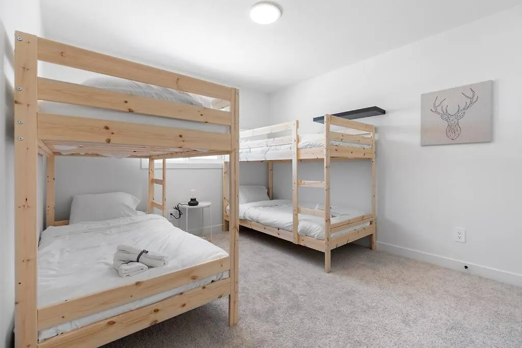 Family Home Retreat - 9 Mins To Wem - Vintage Arcade-Ping Pong -Air Conditioning Edmonton