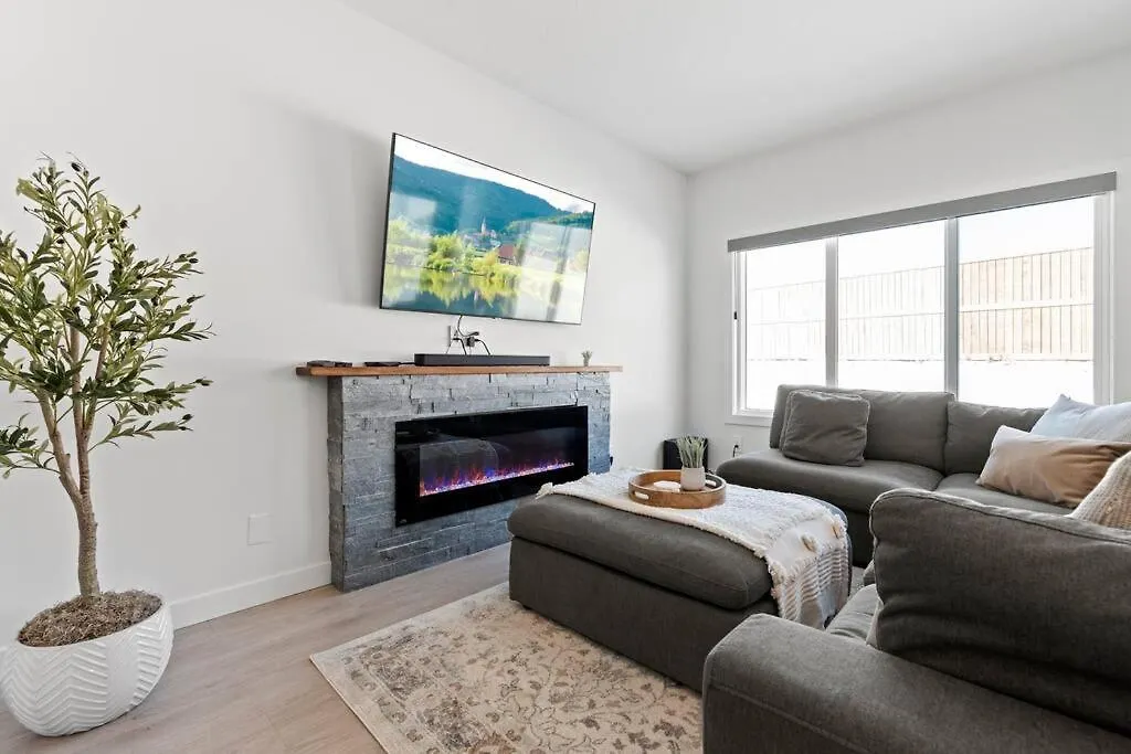 Family Home Retreat - 9 Mins To Wem - Vintage Arcade-Ping Pong -Air Conditioning Edmonton 0*,