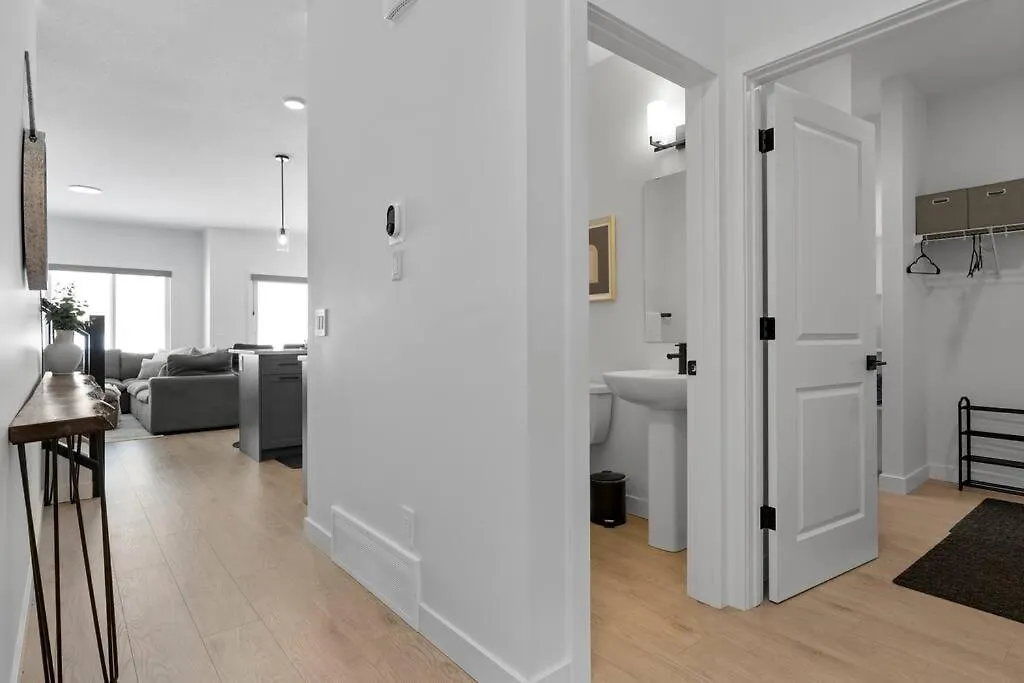 Holiday home Family Home Retreat - 9 Mins To Wem - Vintage Arcade-Ping Pong -Air Conditioning Edmonton
